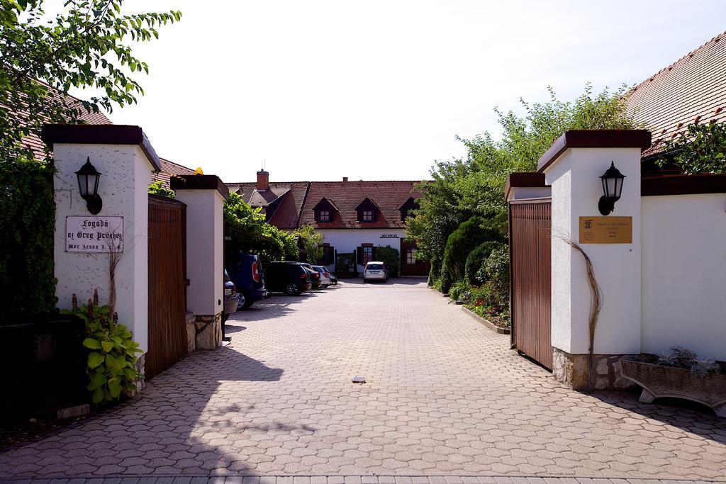Fogado Az Oreg Preshez Hotel Mór Zewnętrze zdjęcie